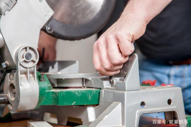 韩寒串场电影《大约在在冬季》上海首映 霍建华“客串”发布会主持人‘太阳成tyc7111cc’(图3) 太阳成tyc7111cc