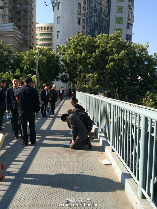 ‘太阳成tyc7111cc’周杰伦自导自演《天台》 戴头巾“俗”造型曝光(图2) 太阳成tyc7111cc官网