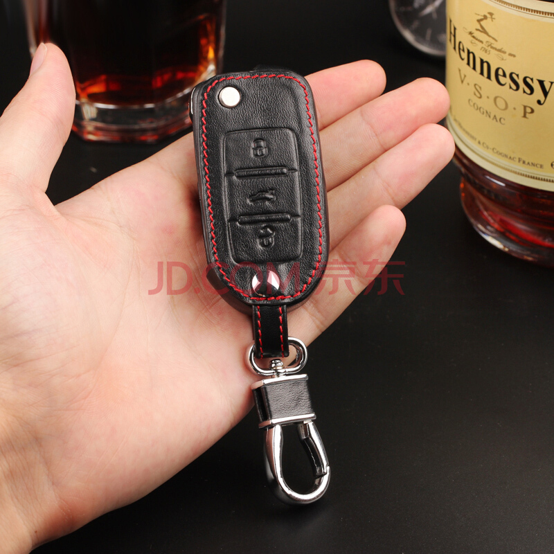 太阳成tyc7111cc-谢霆锋不否认新恋情 甜笑护花称是好友(图2) tyc7111cc太阳成集团