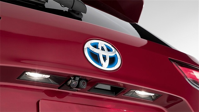 《仲夏夜惊魂》曝光日版海报插画家樋口裕子绘制|太阳成tyc7111cc(图2) 太阳成tyc7111cc