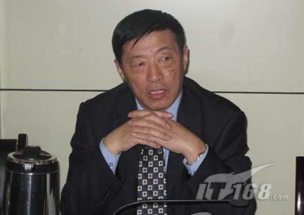 甄子丹分享宠妻秘诀:一年送花N多次,全力以赴当好老公_太阳成tyc7111cc(图3) 太阳成tyc7111cc官网