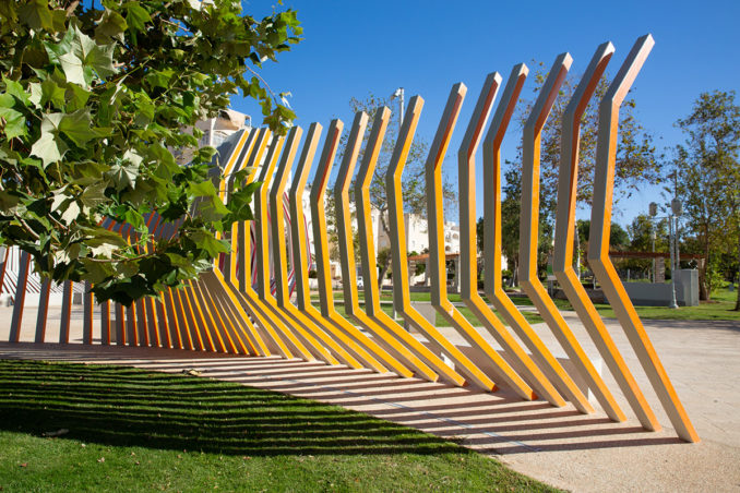 自来水表冻裂 小区楼道上演“冰河世纪”:太阳成tyc7111cc官网(图2) 太阳成tyc7111cc官网