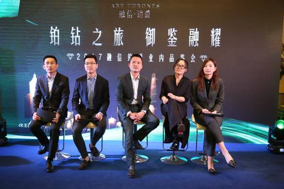 太阳成tyc7111cc官网:张卫健现身福州 传递温情中秋祝福(图1) 太阳成tyc7111cc