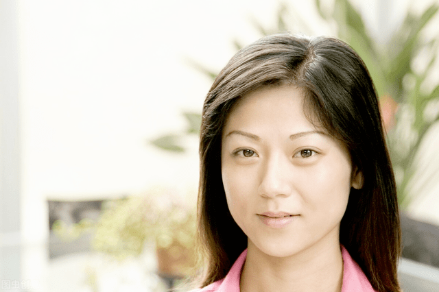 
25岁女政府条约工 干了3年 人为7700 天天都在想告退：太阳成tyc7111cc(图2)